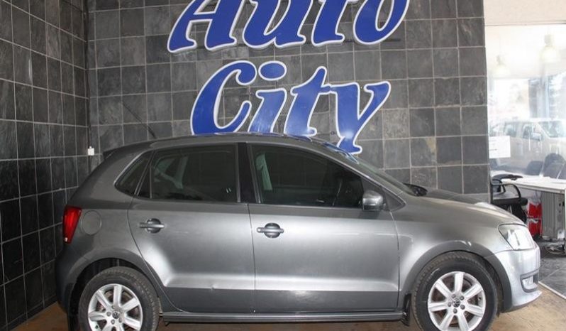 Volkswagen Polo 1.6 Comfortline 2011 full