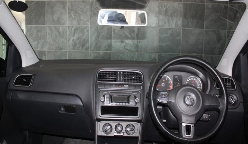 Volkswagen Polo 1.6 Comfortline 2011 full