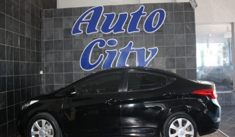 Hyundai Elantra 1.8 Executive At 2012 full