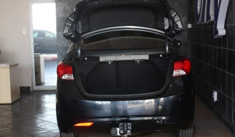 Hyundai Elantra 1.8 Executive At 2012 full