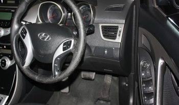 Hyundai Elantra 1.8 Executive At 2012 full