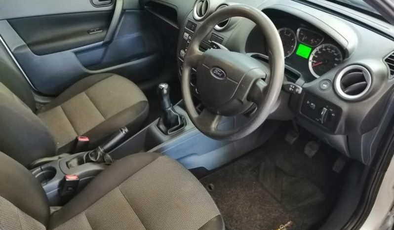 Ford Ikon 1.6 Ambiente 2014 full