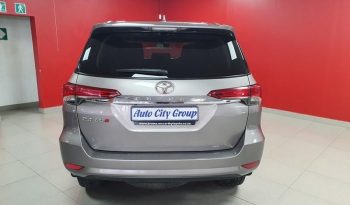 Toyota Fortuner 2.4 Gd-6 Raised Body 2018 full