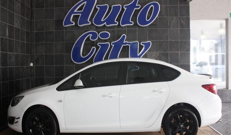 Opel Astra Sedan 1.4T Essentia 2014 full