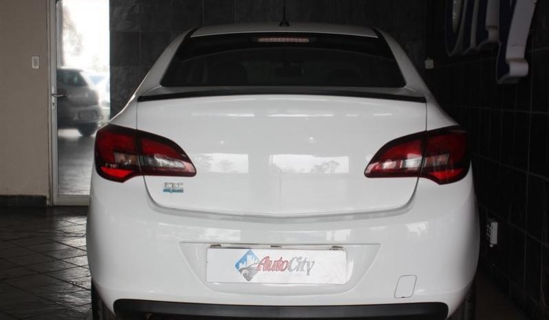 Opel Astra Sedan 1.4T Essentia 2014 full