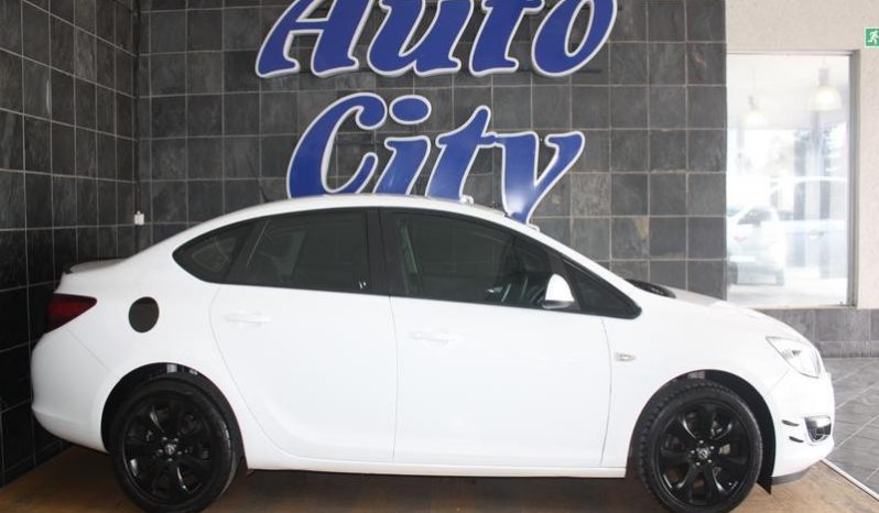 Opel Astra Sedan 1.4T Essentia 2014 full