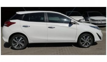 Toyota Yaris 1.5 XS 5 Door 2019 full