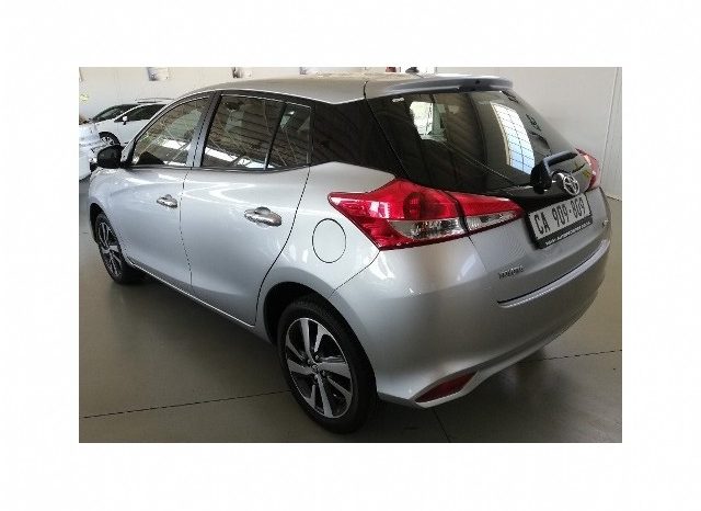 Toyota Yaris 1.5 XS CVT 5 Door 2019 full