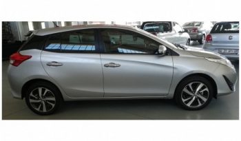Toyota Yaris 1.5 XS CVT 5 Door 2019 full