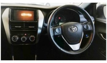 Toyota Yaris 1.5 XS CVT 5 Door 2019 full