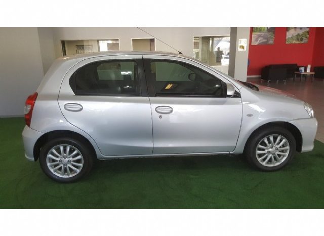 Toyota Etios 1.5 Xs 5 Door 2017 full