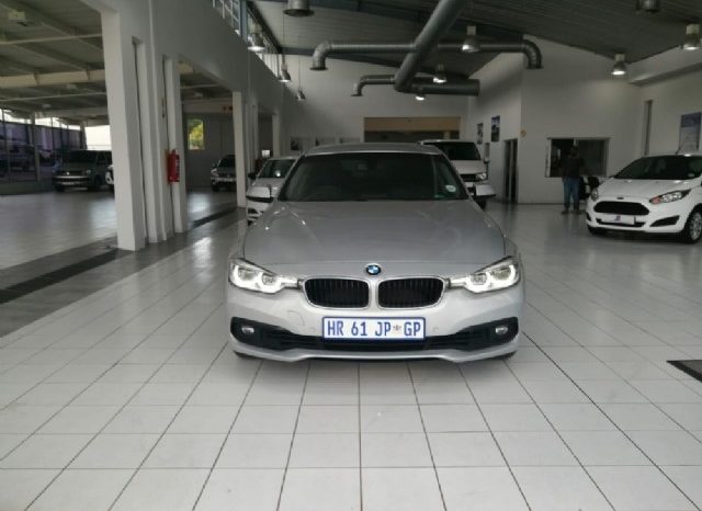 BMW 3 Series 320i Auto (F30) 2018 full