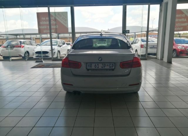 BMW 3 Series 320i Auto (F30) 2018 full
