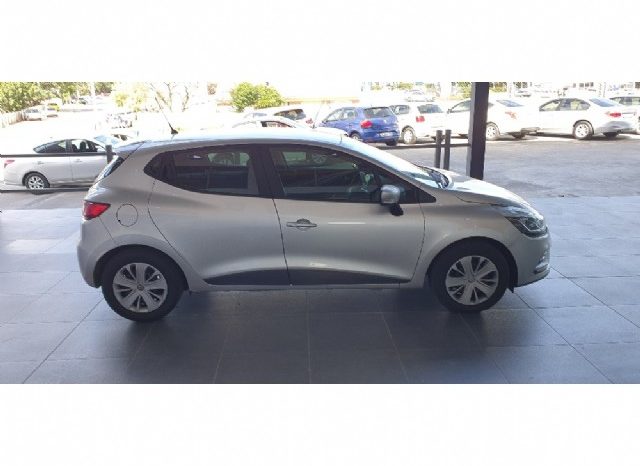 Renault Clio IV 900T Authentique 5 Door (66kW) 2019 full