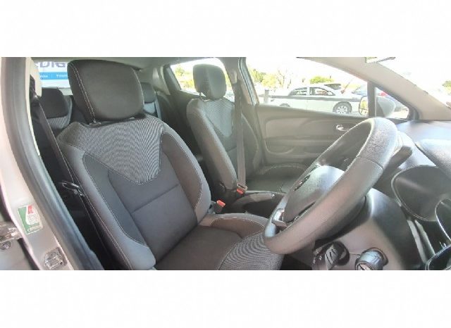 Renault Clio IV 900T Authentique 5 Door (66kW) 2019 full