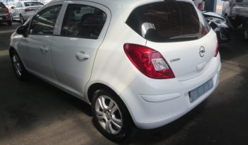 Opel Corsa 1.4 Essentia 5Dr 2010 full