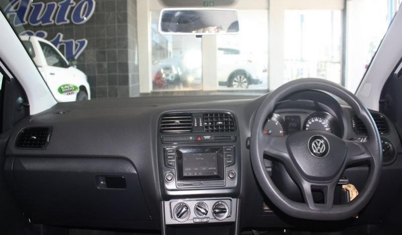 Volkswagen Polo 1.4 Tdi Trendline 2016 full