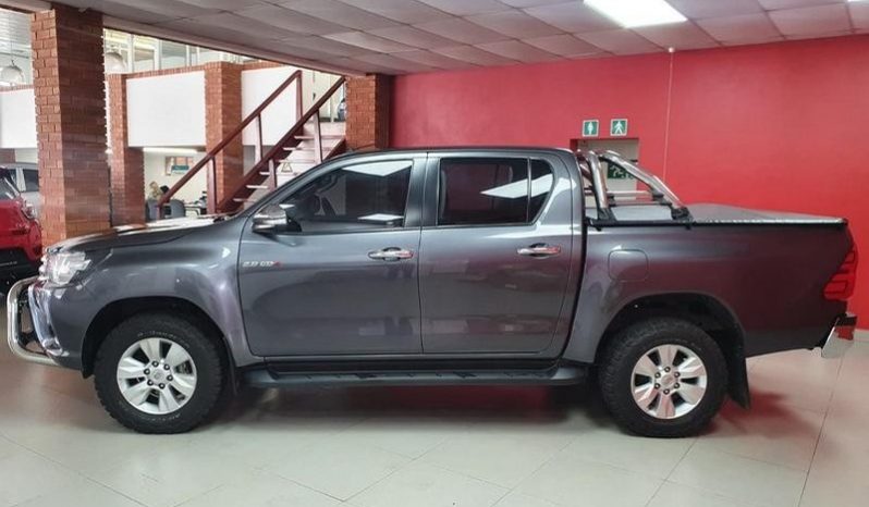 Toyota Hilux 2.8 Gd-6 D/cab Raider At 2017 full