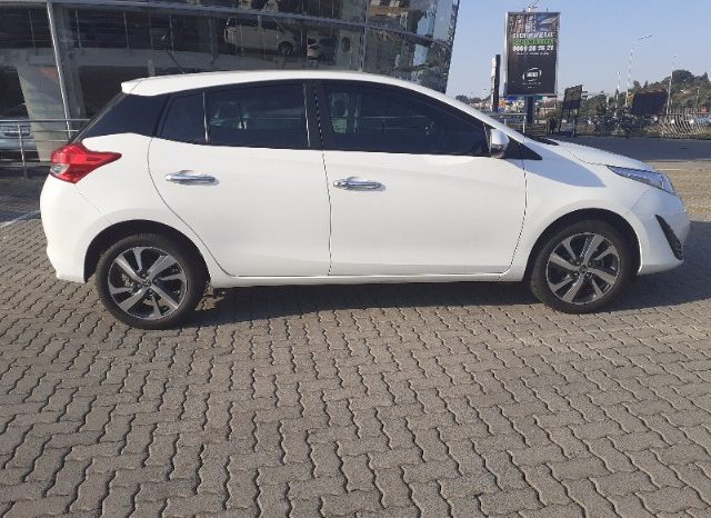 Toyota Yaris 1.5 XS 5 Door 2019 full