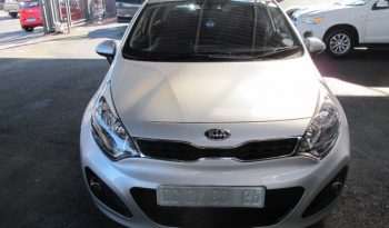 KIA Rio Hatch hatch 1.4 Tec 2014 full