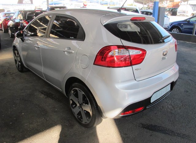 KIA Rio Hatch hatch 1.4 Tec 2014 full