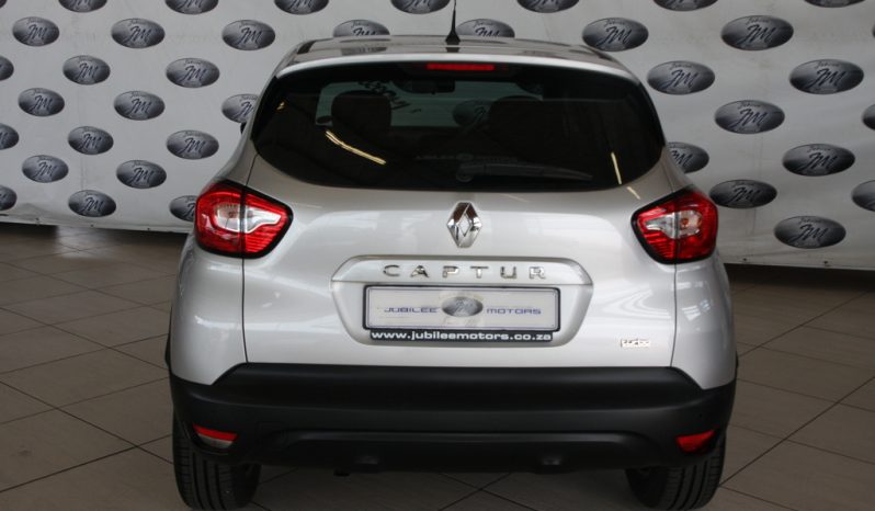 Renault Captur 900t expression 5dr (66kw) 2017 full