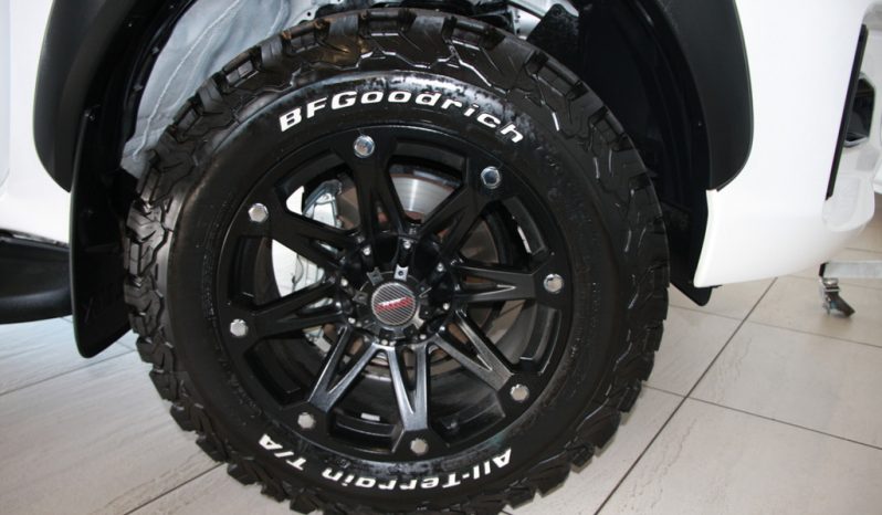 Toyota Hilux 2.8 gd-6 rb a/t raider p/u d/c 2018 full