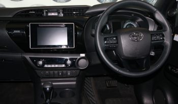 Toyota Hilux 2.8 gd-6 rb a/t raider p/u d/c 2018 full