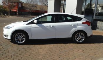 Ford Focus FOCUS 1.0 ECOBOOST TREND 5Dr 2017 full