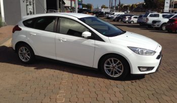 Ford Focus FOCUS 1.0 ECOBOOST TREND 5Dr 2017 full
