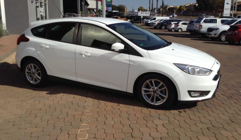 Ford Focus FOCUS 1.0 ECOBOOST TREND 5Dr 2017 full