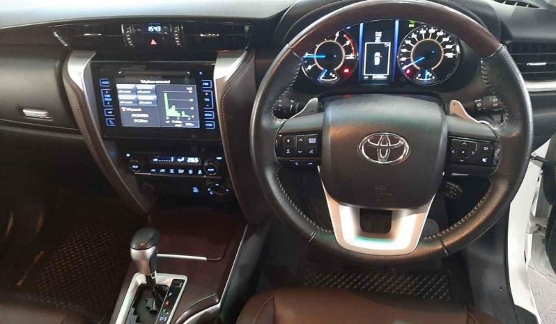 Toyota Fortuner FORTUNER 2.8GD-6 4X4 A/T 2019 full